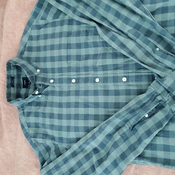 2 J Crew Button Down Shirts - Picture 4 of 6